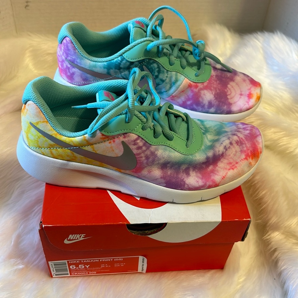 Nike tie-dye 6.5Y shoes